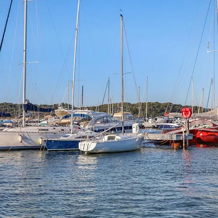 Spacious Family Nest A Stone's Throw From The Sea Apartment Six-Fours-les-Plages